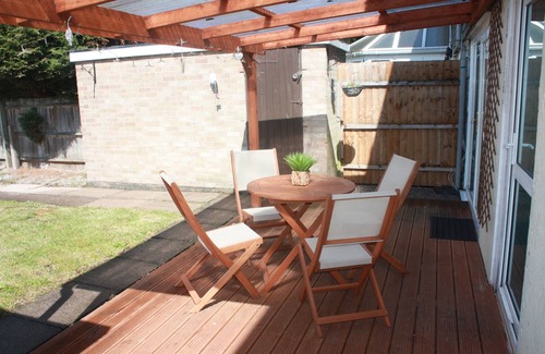 Marston Green House | ♥NEC & Birmingham Airport - Berwicks House, a stylish 3-bed house with garden