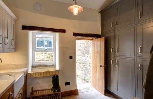 Fremington House | NEDDY HOUSE, pet friendly, character holiday cottage in Reeth