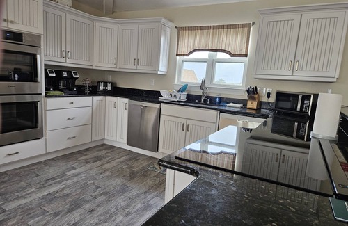 Sandbridge House | Need a great beach getaway? INDOOR AND OUTDOOR POOL!