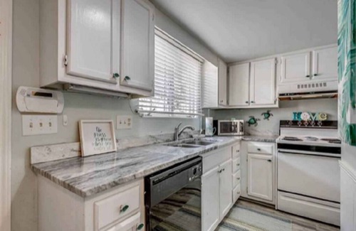 Myrtle Beach House | NEED SPACE? Entire Townhouse-Large 2-Bdrm 1,150sf Steps to Beach. 5% Off 7Nights