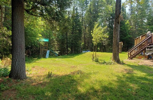 Highlands East Cottage | Need to get away from your busy lives? Here is your chance to un-wine and relax.