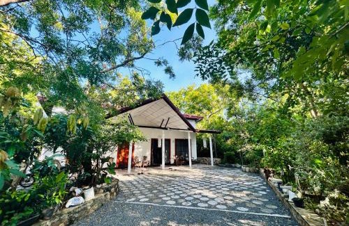 Yodakandiya House | Neem Holiday Bungalow yala