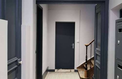 Saint-Quentin Apartment | Nef d'Or Amber Stylish Studio