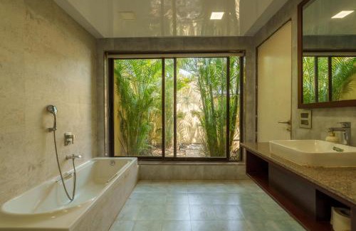 Murbad House | Nehamrit Farmstays with Pool, Near Malshej Ghat