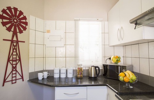 Hartbeespoort Cottage | Nehema Manor