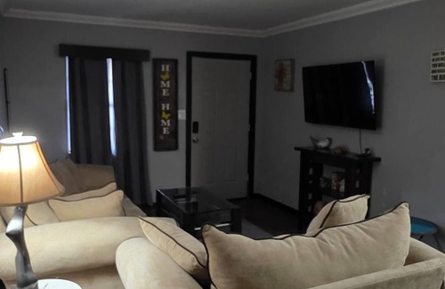 Tangelo Park House | NEIGHBOR OF THE NEWEST EPIC UNIVERSAL PARK WALKING DISTANCE.