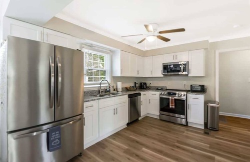 Mount Juliet House | Neighborhood Retreat Big Yard + Game Room