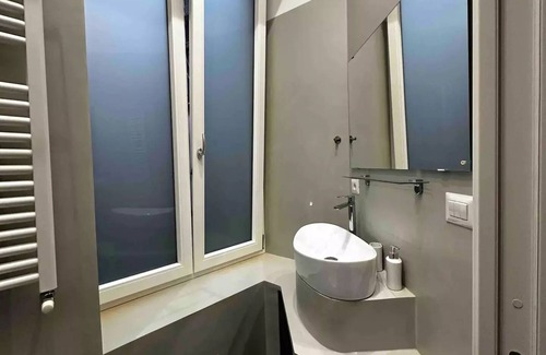Quartieri Spagnoli Apartment | Neighborhood Sound - Apartment with terrace, for families and groups