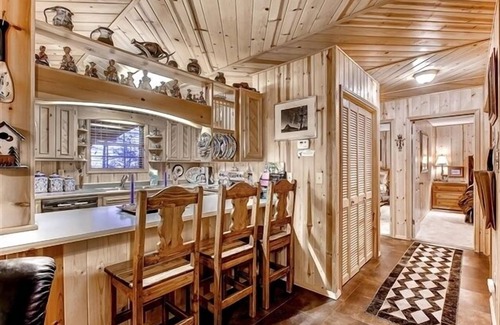 Alto Cabin | Nell's Getaway: 'Vacation in this Picturesque Cabin in the Woods!'
