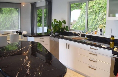 Nelson Apartment | Nelson Beachfront Luxury Apartment on Nelson’s Iconic Waterfront