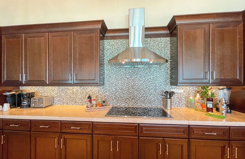 Tar Bay House | NEMO HOUSE-Luxury Beachfront on perfect Beach-Perfect for 4 couples/2 families