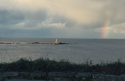 Ploudalmezeau Villa | Neo-Breton house on a dune 100 m from the beach.