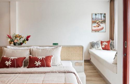 Pererenan Hotel | NEON ROSE Motel