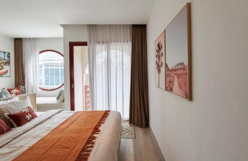 Pererenan Hotel | NEON ROSE Motel