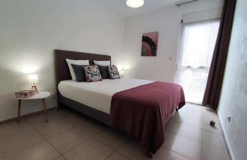 Carosse Apartment | Neptune Appart T3 avec Grande Terrasse et Parking Privé, Proche des Plages, Saint Gilles Les Bains
