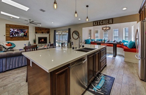 Bermuda Dunes House | Neptune: Pool, Spa, Putting Green, Pool Table!