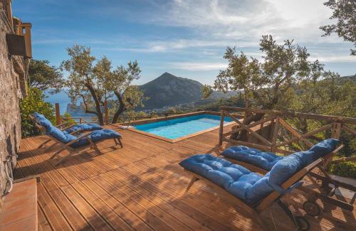 Massa Lubrense Apartment | Neranya Resort - Amalfi Apartment by Feeling Italy