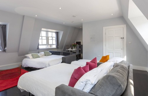 Hoxton West Apartment | NERIAH SUITE - Brick Lane