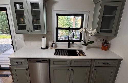 Gaylord House | nEscape to your modern Cabin Retreat - Royal North