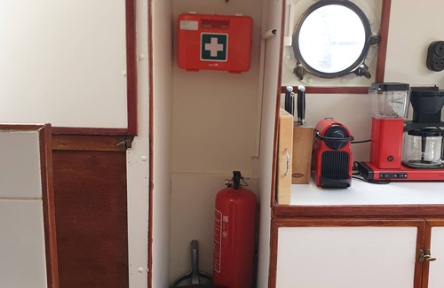 Boornzwaag Boat Rental | Nescio - Unique overnight stay on the water