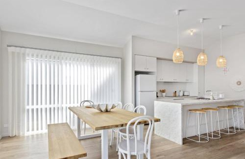 Port Elliot House | Nest 6 Battunga Ave Port Elliot - No Linen Included