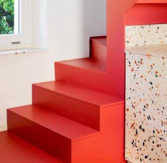 Udine Apartment | NEST LIVING - Red Velvet