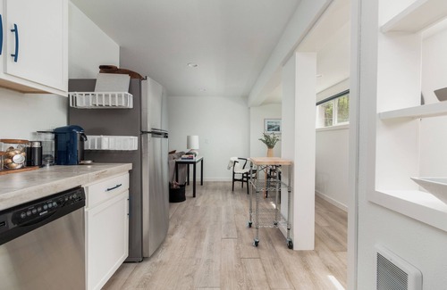 Neskowin Apartment | Nest Market Loft -2 bed lux Neskowin loft. Steps to beach & market. Great rates!