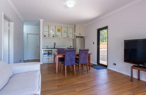 Wilyabrup House | Nestled amongst the leafy trees, Gum Nuts a very Australian styled simple but sophisticated property