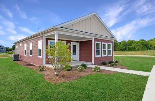 Ottawa House | Nestled Away Heritage Harbor Marina Resort Managed by Harbor Inn Vacation Rentals