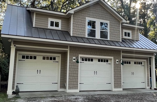 Olde Town Apartment | Nestled between Old Town Bluffton's boat ramps + downtown. Pet friendly.
