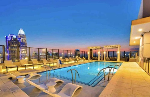 Third Ward Apartment | Nestled CLT Forth Ward Condo