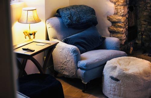 Shipton under Wychwood Cottage | Nestled in the picturesque village of Shipton under Wychwood. Dog friendly