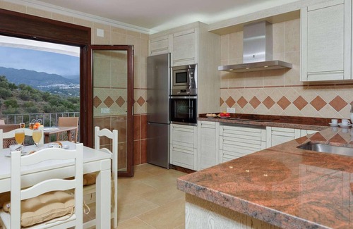 Punta Lara House | Nestled in a hillside in the upscale urbanization of Punta Lara, just on the outskirts of Nerja, thi