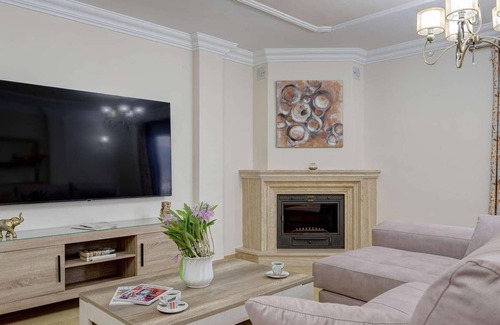 Punta Lara House | Nestled in a hillside in the upscale urbanization of Punta Lara, just on the outskirts of Nerja, thi