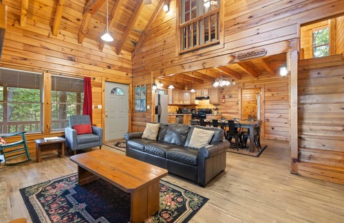 Rogers Cottage | Nestled in a scenic backdrop with captivating mountain valley view