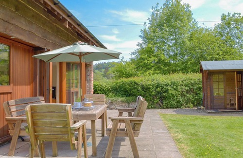 Honiton Cottage | Nestled in the Blackdown Hills, this barn is secluded and secure dog-friendly.