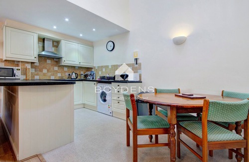 Frinton-on-Sea House | Nestled in the heart of Frinton on Sea is this terraced mews cottage offering open plan living