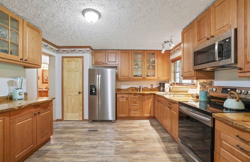 Carbon Hill House | Nestled In The Heart Of Nature!