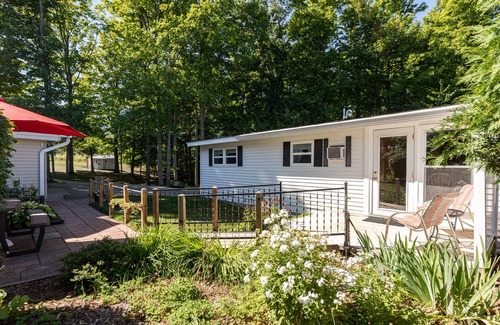 Williamsburg House | Nestled in the Maples