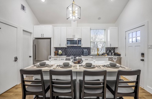 Greater East End Apartment | Nestled Nook Bungalow #7033A @East End revitalized