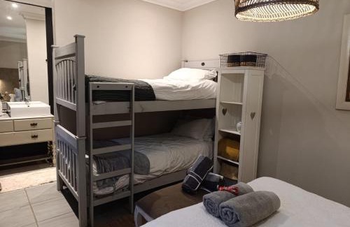 Middelburg House | Net 'n Bed