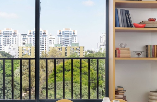 Tel Aviv Apartment | Neta's Urban Sanctuary 3-bedroom in Tel Aviv