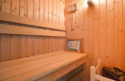Dollar House | Nether Auchlinsky Cottage