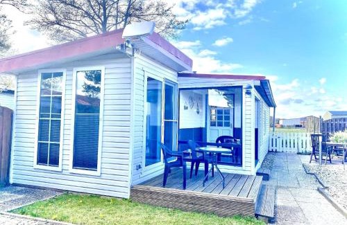 Onderdijk House | Nettes Ferienhaus in Wervershoof mit Terrasse, Garten und Grill