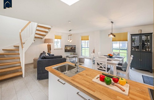 Zirchow House | Neu Errichtetes Ferienhaus in Ruhiger Wohngegend mit Parkplatz, Sauna und Wlan
