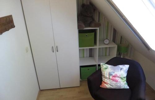 Neuschoo Apartment | NEU! Ferienwohnung Sonnenschein OG