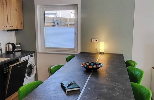 Suedwest House | Neu Gebautes Ferienhaus mit Terrasse - Nähe Auwald und Cospudener See