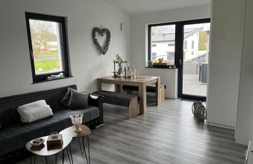 Ulmen Apartment | #NEU l Seeblick l NETFLIX l BOXSPRING l NESPRESSO l e-TÜR l Terrasse l 82m2