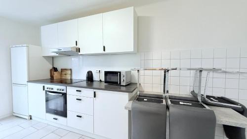 Neumuenster Apartment | Neumünster Apartments direkt an der Stadthalle mit WLAN & Parkplatz