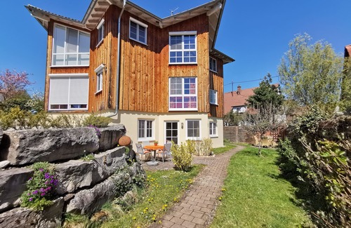 Daisendorf Apartment | Neuwertige Ferienwohnung mit Terasse in Daisendorf bei Meersburg